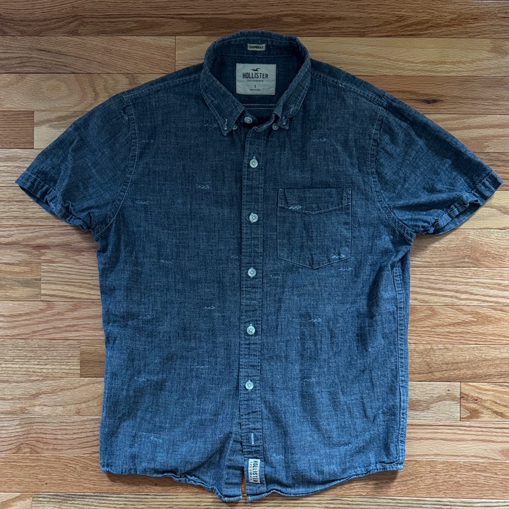 Hollister Men's Dark Blue Casual Shirt